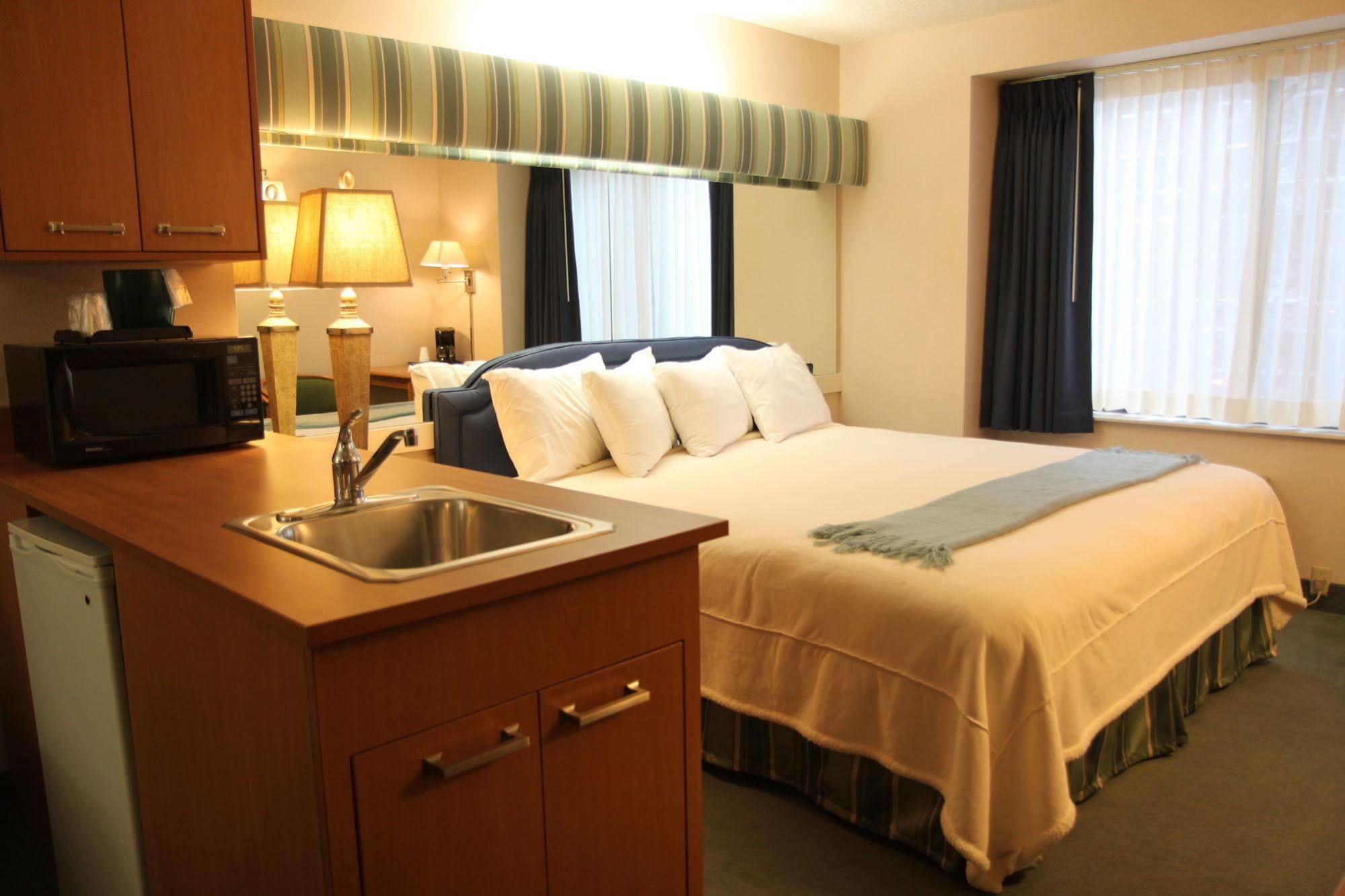 Brentwood Inn And Suites Rochester Esterno foto